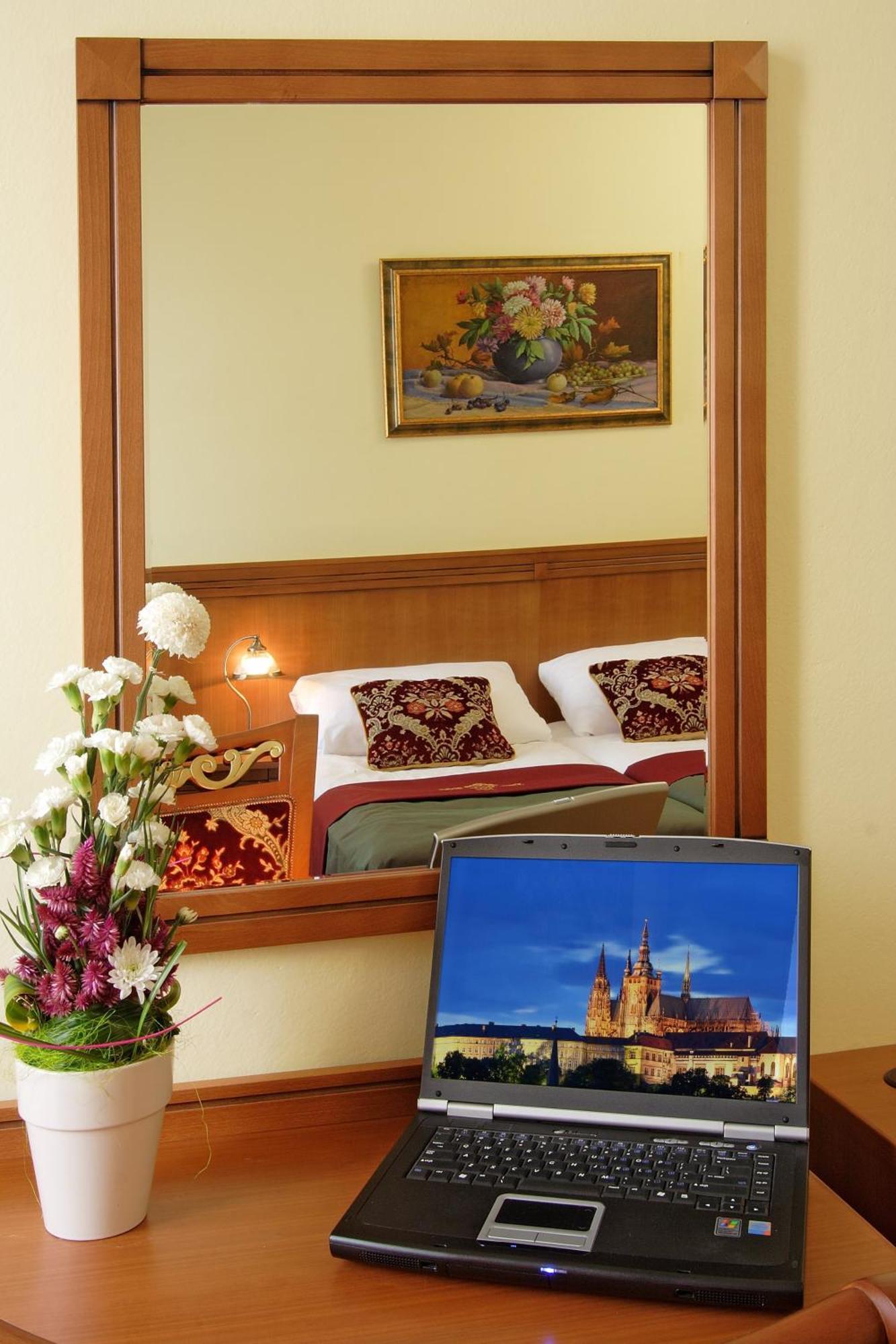 Green Garden Hotel Prague Exterior photo